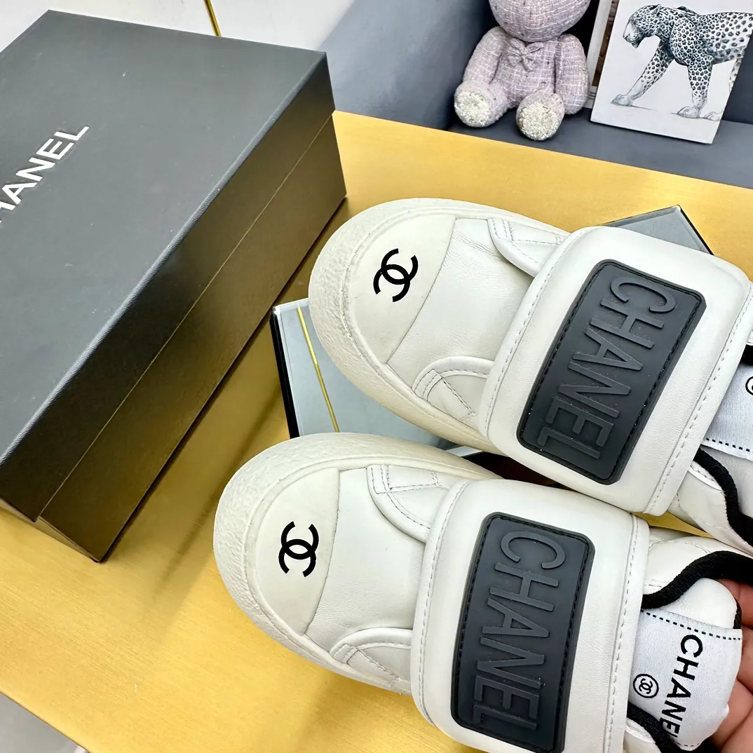👟👟Ex-factory price 600👟👟 Chanel bread shoes ~ original calfskin panda shoes Chanel 25C latest hot style panda black and white sports shoes casual sneakers Xiaoxiang hot item classic black and white panda color coco girls must pay Fabric: original custom mixed sheepskin lining: original imported breathable mesh lining outsole: Original molded rubber + TPU combination Size: Women's 35-40